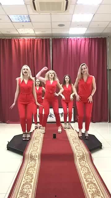 网红男跳女舞,跨界演绎引发网友热议