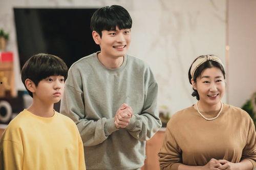 李瑞镇蛮搞笑,笑点满满，欢乐无限